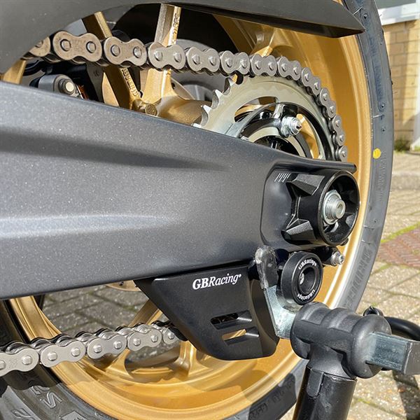 Yamaha YZF-R7 (2022 - 2025) Lower Chain Guard With Stand Bobbins. GB Racing