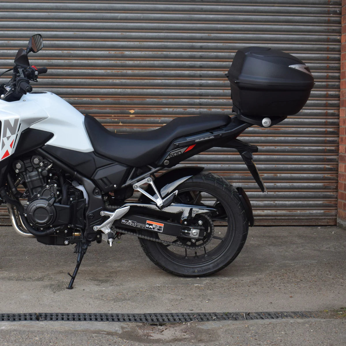 Honda NX 500 (2024 - On). Pyramid Hugger (Gloss Black)