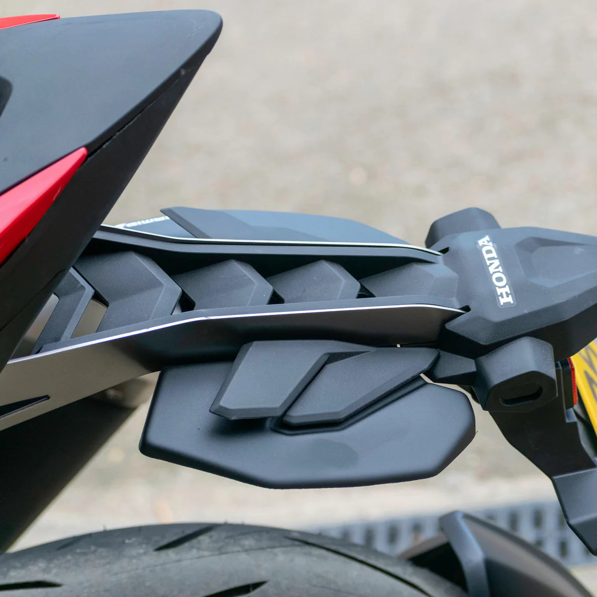 Honda CB1000 Hornet & SP (2025 - On) Pyramid Rear Splash Guard | Matte Black