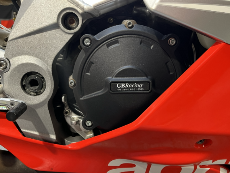 RSV 1000, R , Factory / Nera (2004 - 2010) Secondary Engine Protection Set. GB Racing