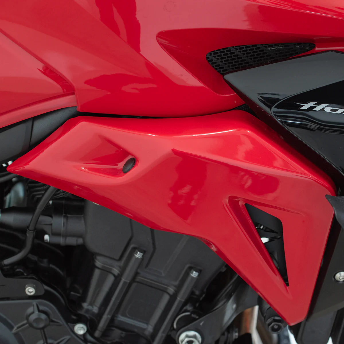Honda CB1000 Hornet & SP (2025 - On) Pyramid Infill Panels | Grand Prix Red |
