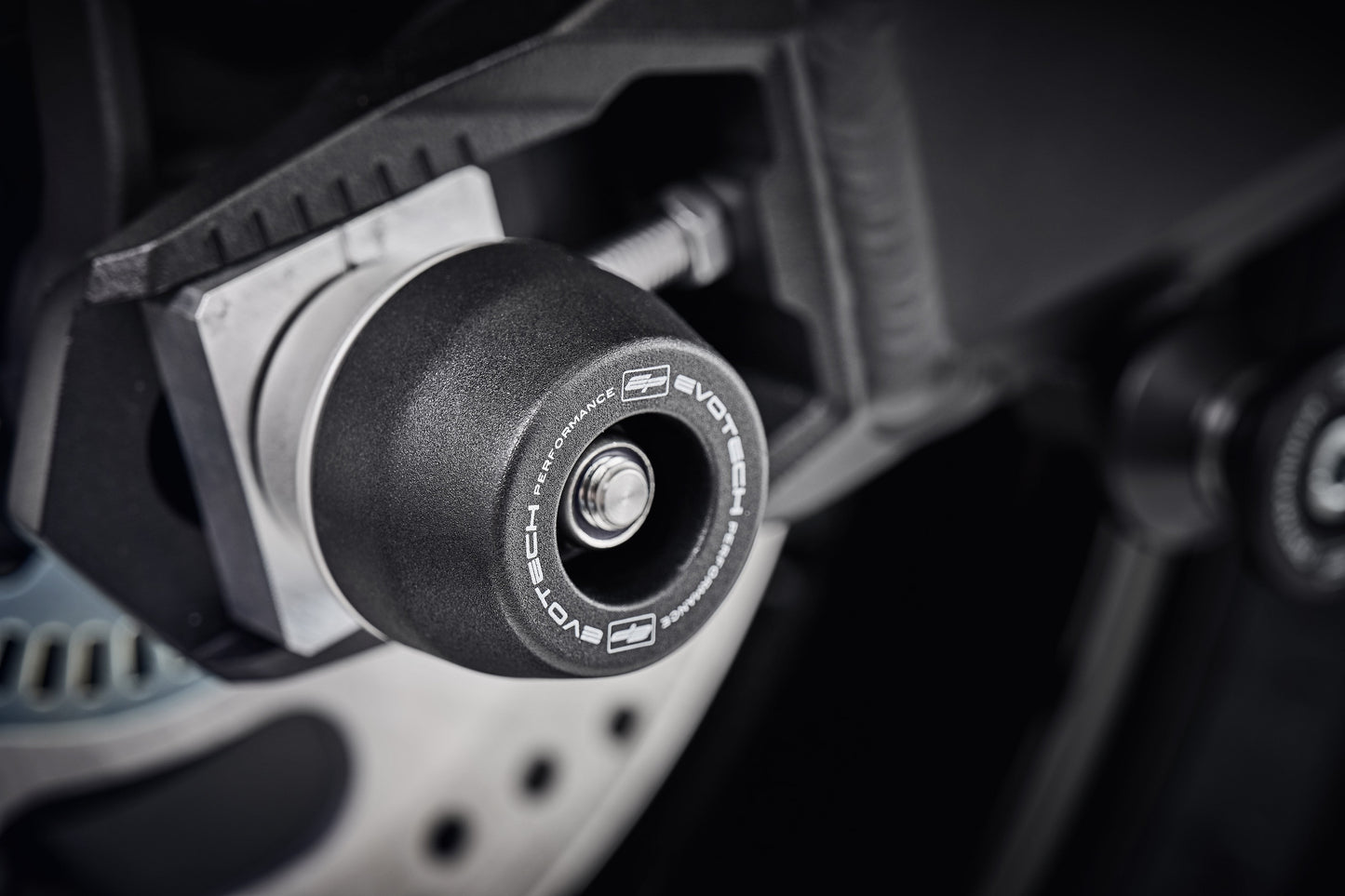 Evotech Rear Spindle Bobbins - Kawasaki Z900RS Black Ball Edition (2026+)