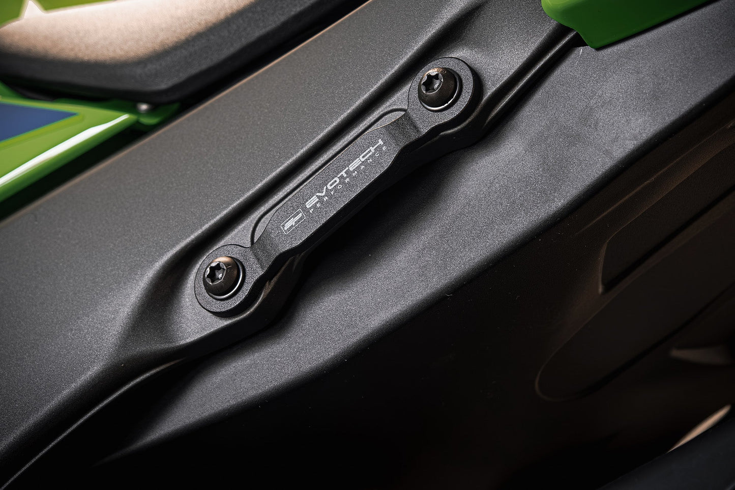 Evotech Exhaust Hanger - Kawasaki Ninja ZX-10R (2026+)