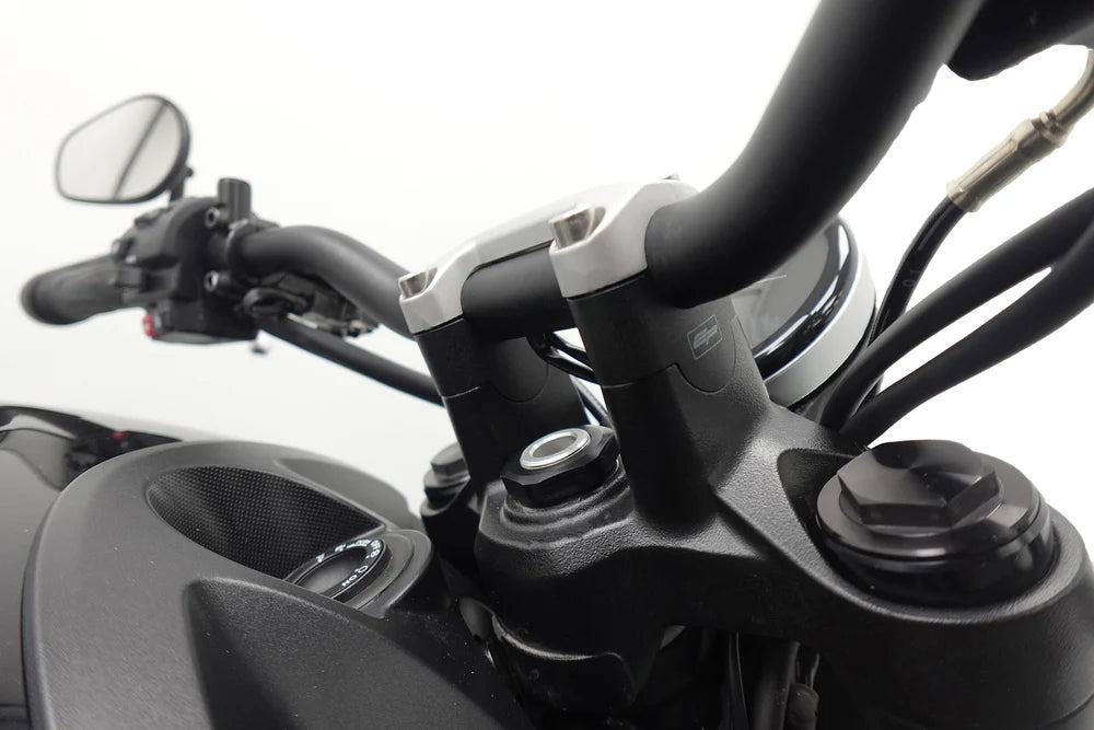 Triumph Trident Triple Tribute Edition (2024+) Handlebar Riser. Evotech Performance.