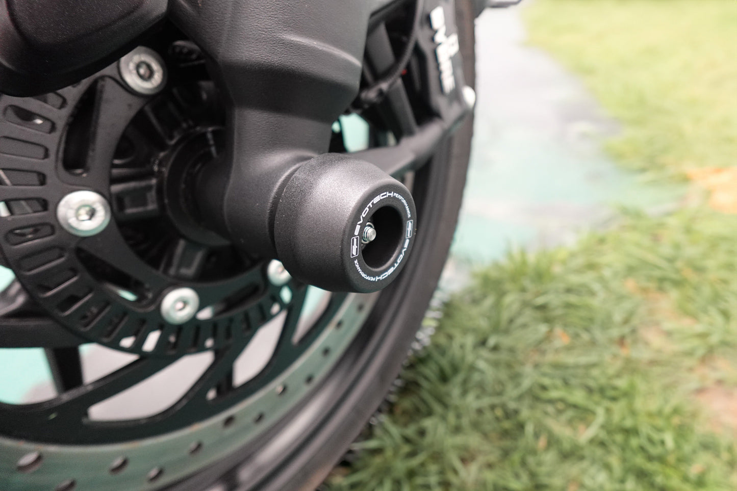 Evotech Front Spindle Bobbins - Triumph Tracker 400 (2026+)