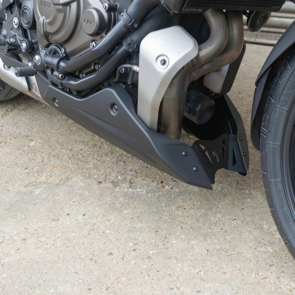 Yamaha Tracer 7 & 7 GT (2025 - On) Pyramid Belly Pan | Matte Black |