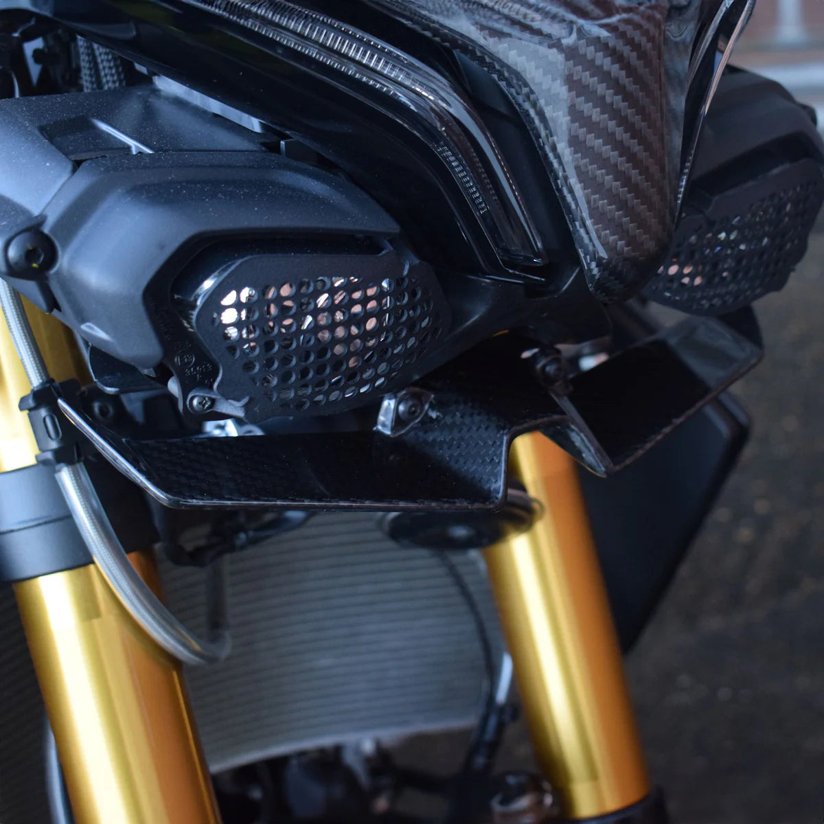 Yamaha MT-10 & SP (2022 -On) Pyramid Plastics Carbon Fibre Front Spoiler Wing.