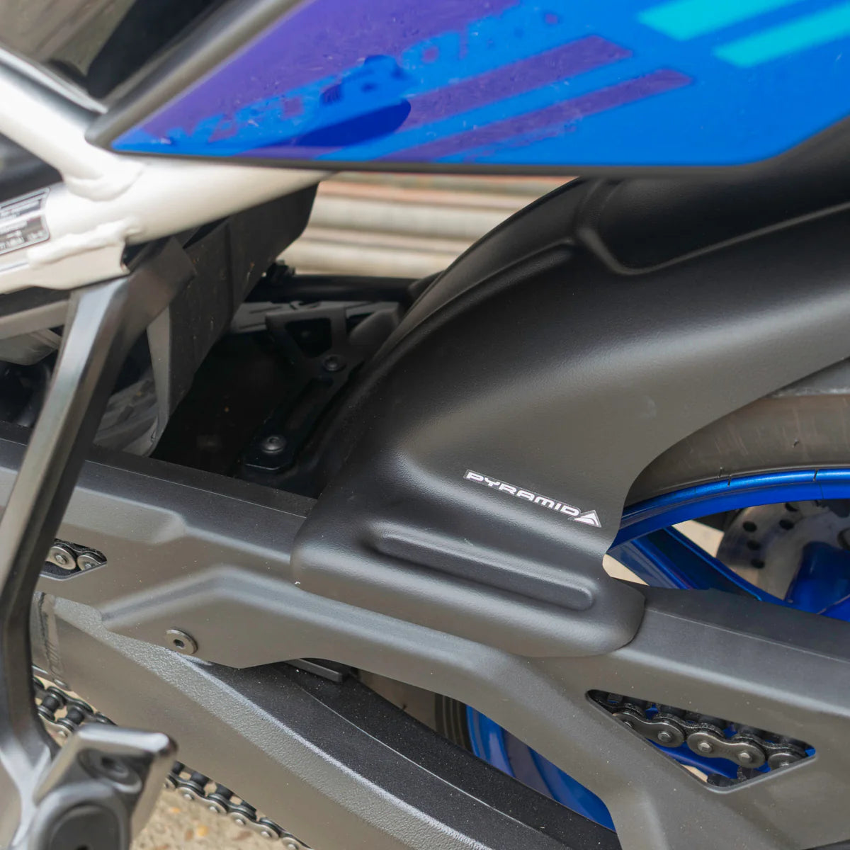 Suzuki V-Strom 800 RE (2024 - On) Pyramid Hugger | Matte Black |