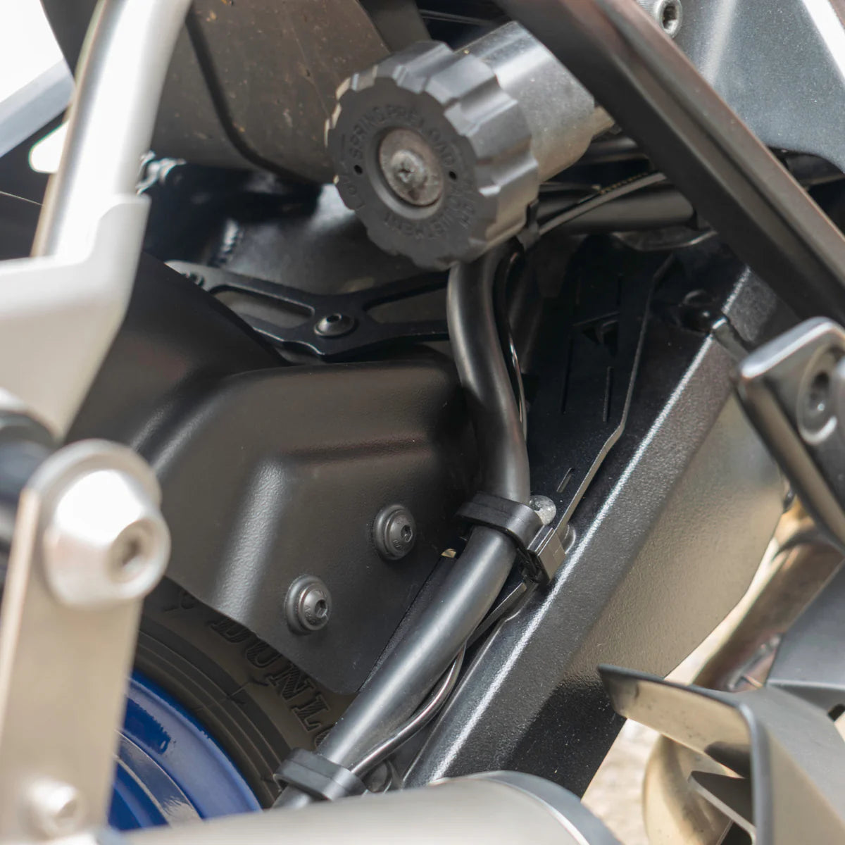 Suzuki V-Strom 800 RE (2024 - On) Pyramid Hugger | Matte Black |