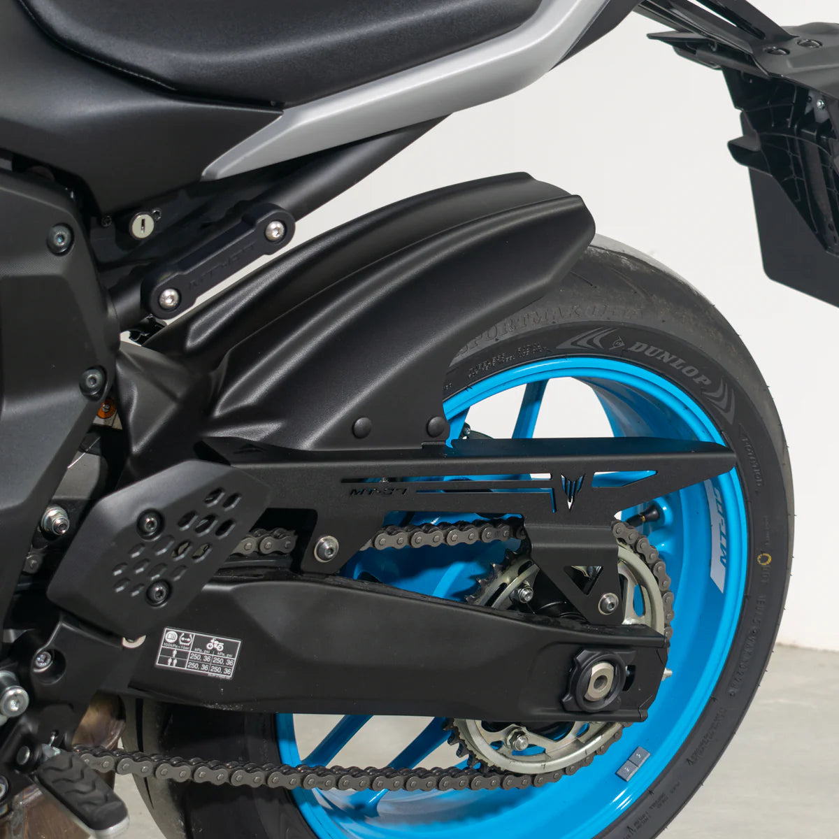 Yamaha MT-07 (2025 - On) Pyramid Hugger With Chain Guard (Matte Black)