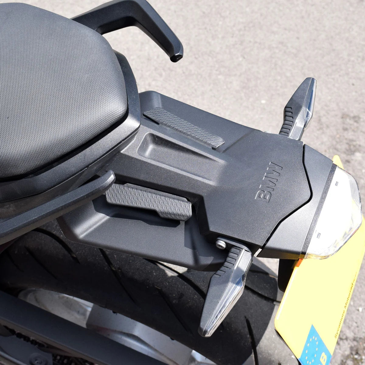 BMW F 900 R & XR (2020 - 2024) Pyramid Plastics Rear Splash Protector | Matte Black