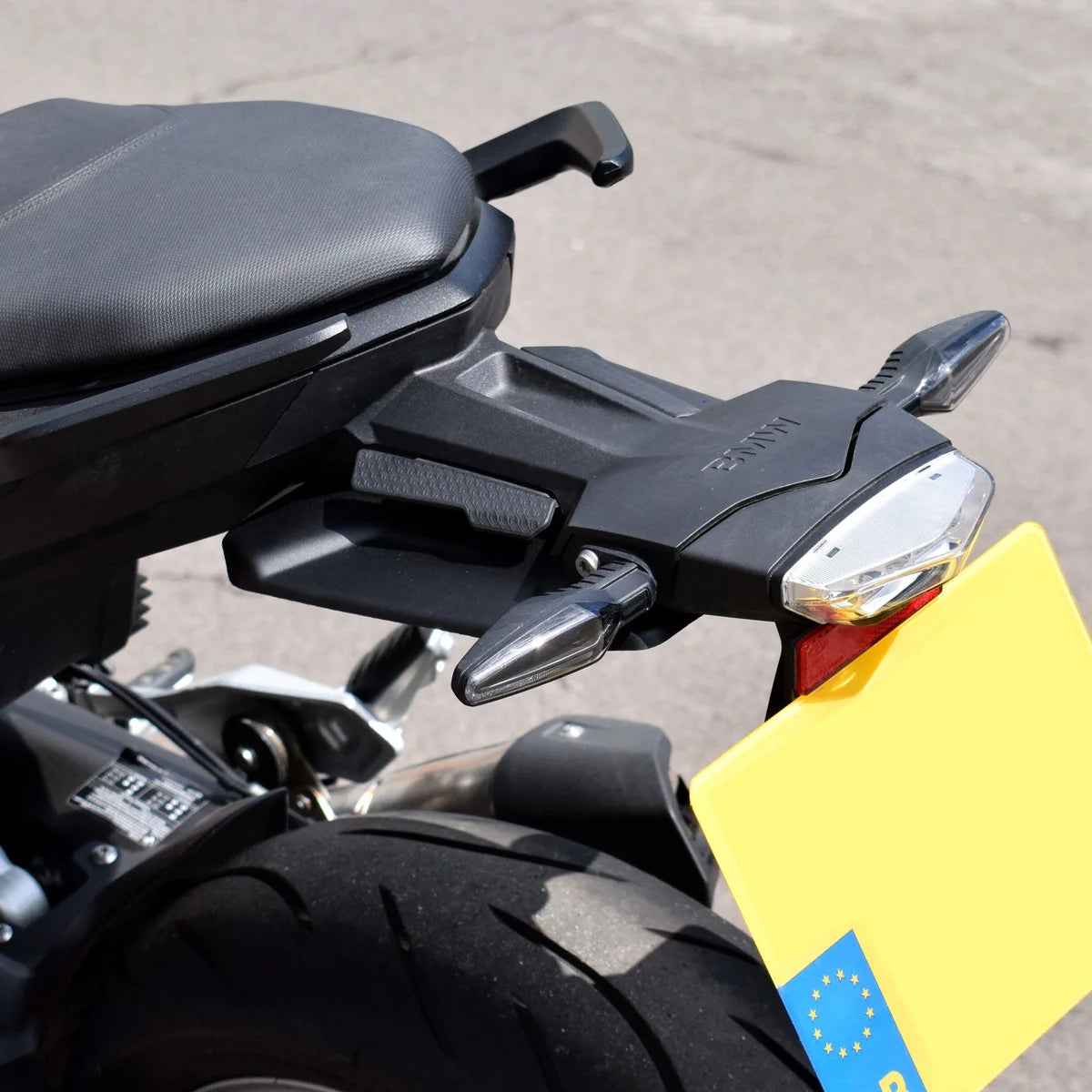 BMW F 900 R & XR (2020 - 2024) Pyramid Plastics Rear Splash Protector | Matte Black