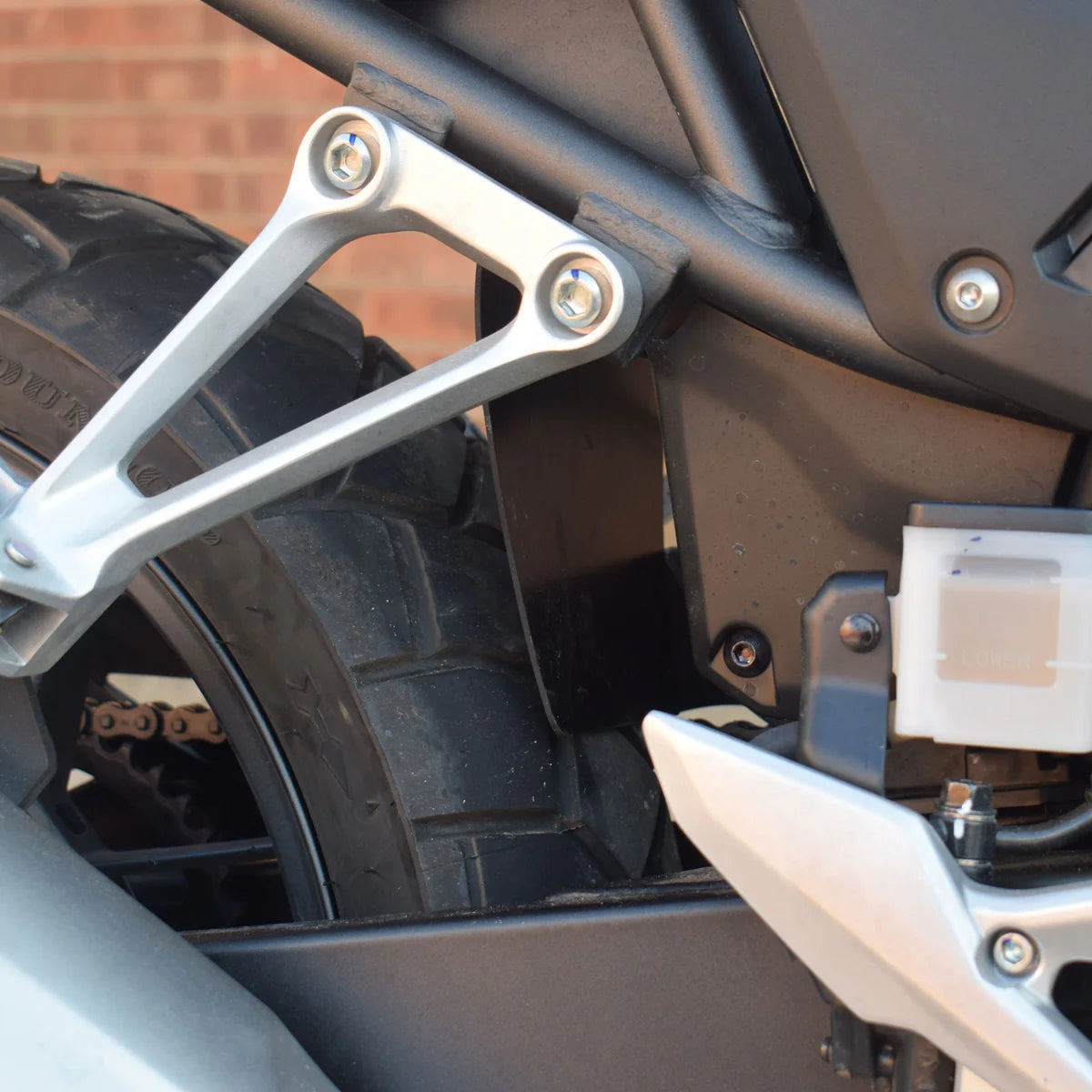 Honda NX 500 (2024 - On). Pyramid Shock Shield | Black |