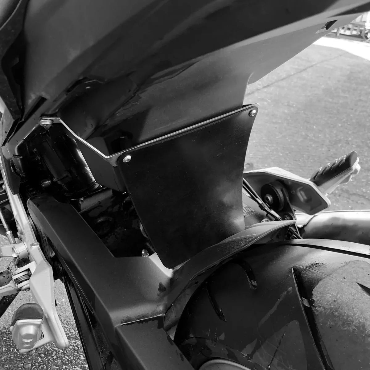 BMW F 900 XR (2020 - On) Pyramid Shock Shield  | Matte Black