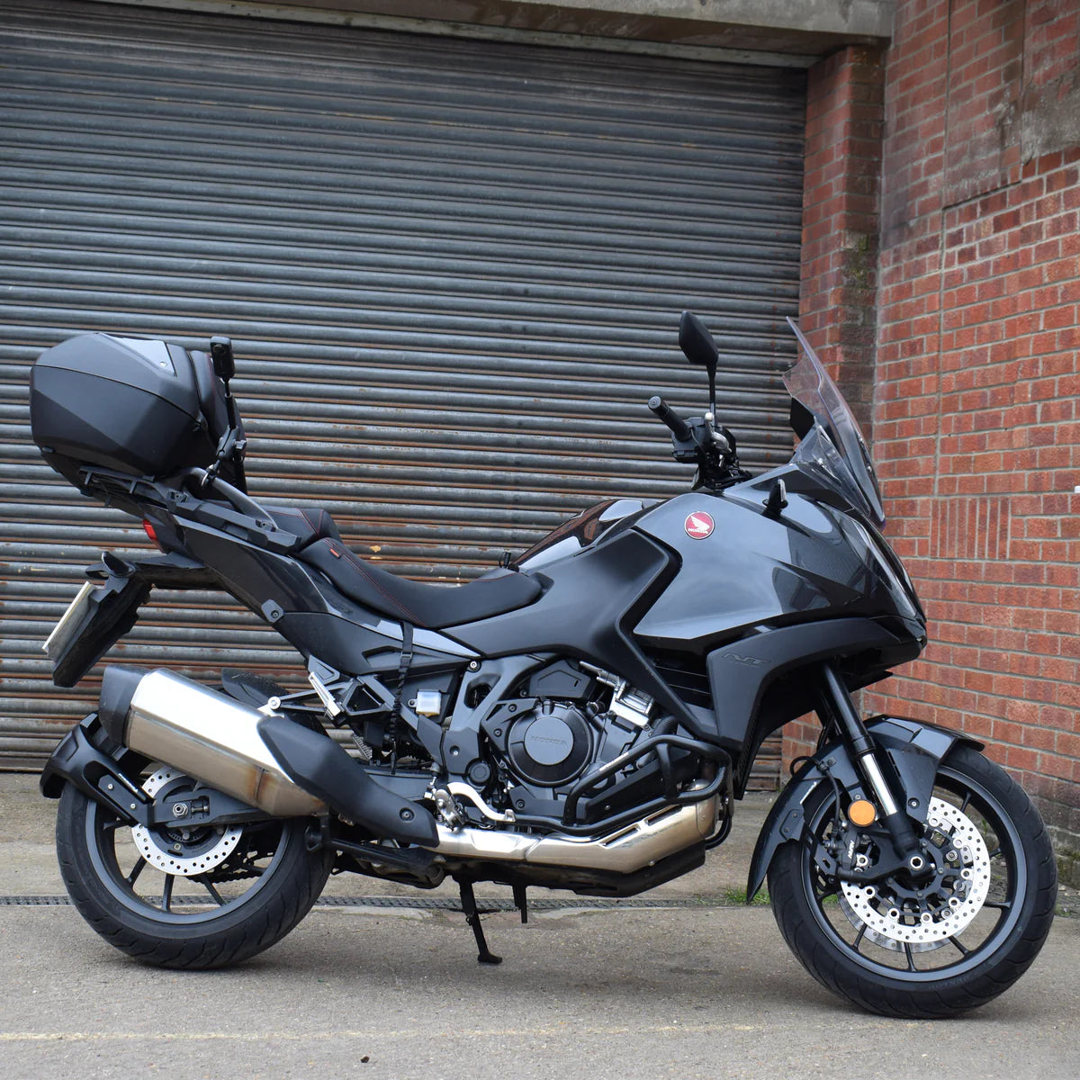 HONDA NT1100 (2022 - On) Pyramid Spray Guard | Gloss Black |