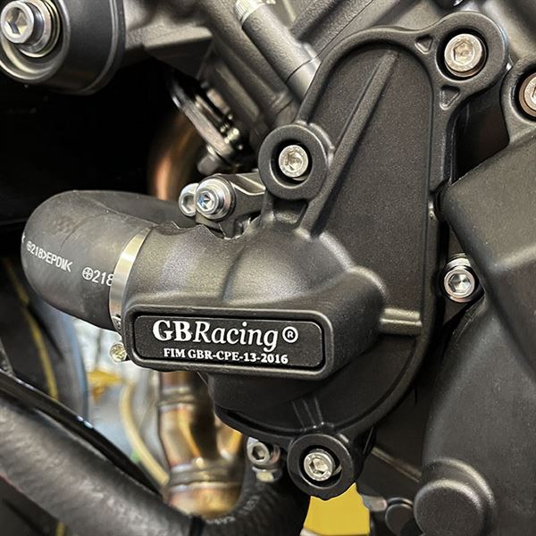 Yamaha XSR900 GP 2024 - On. Water Pump Cover Protection GB Racing.